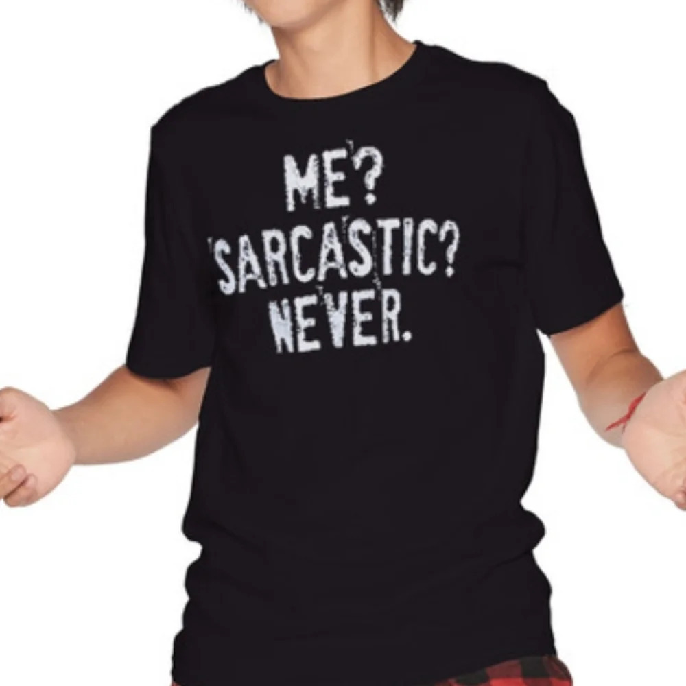 Gildan Black Me? Sarcastic? Never. Funny Men's graphic T-shirt size Men's Large